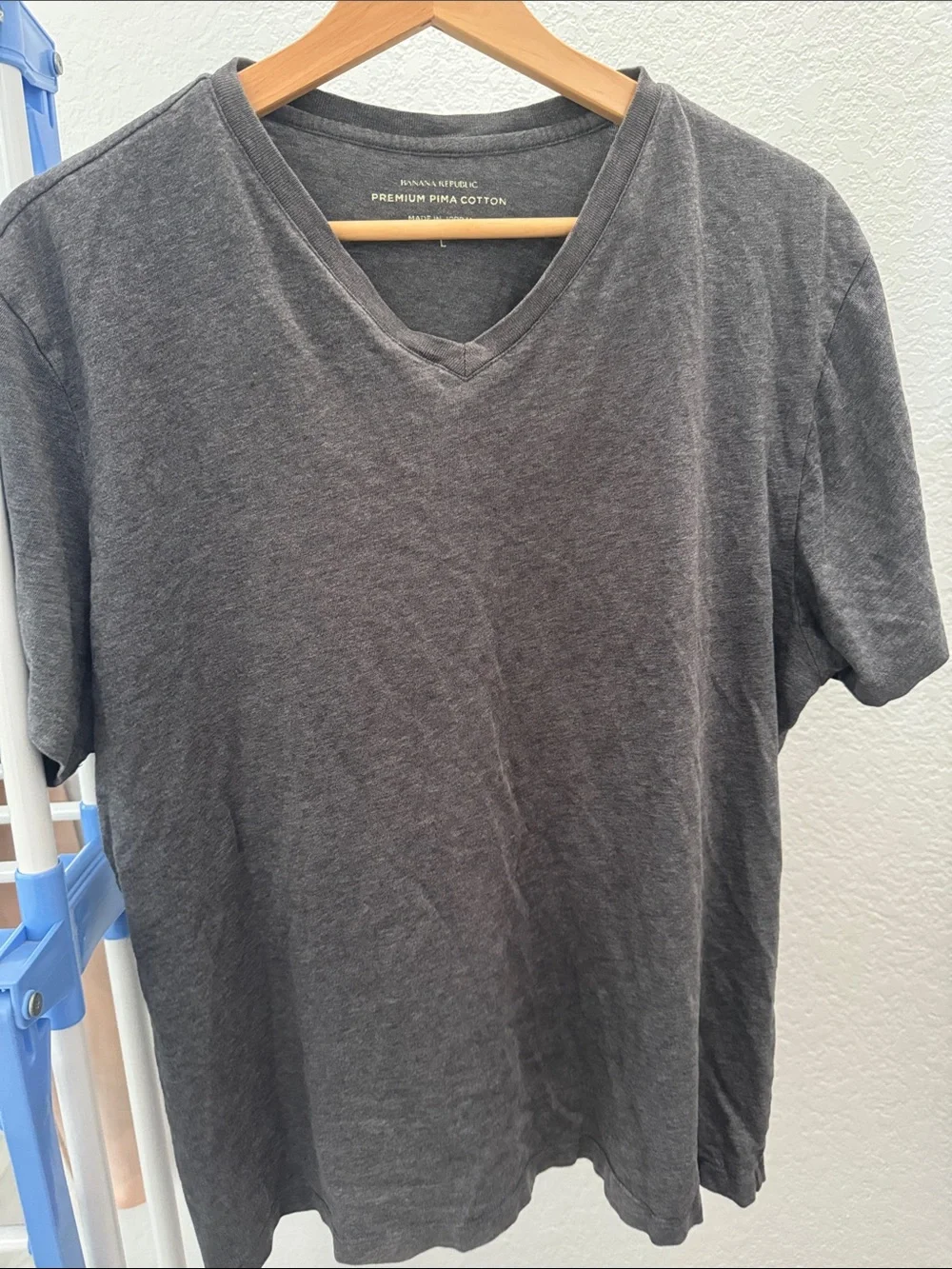 Banana Republic Men's V-Neck Tee - Charcoal Gray in 100% Pima Cotton!